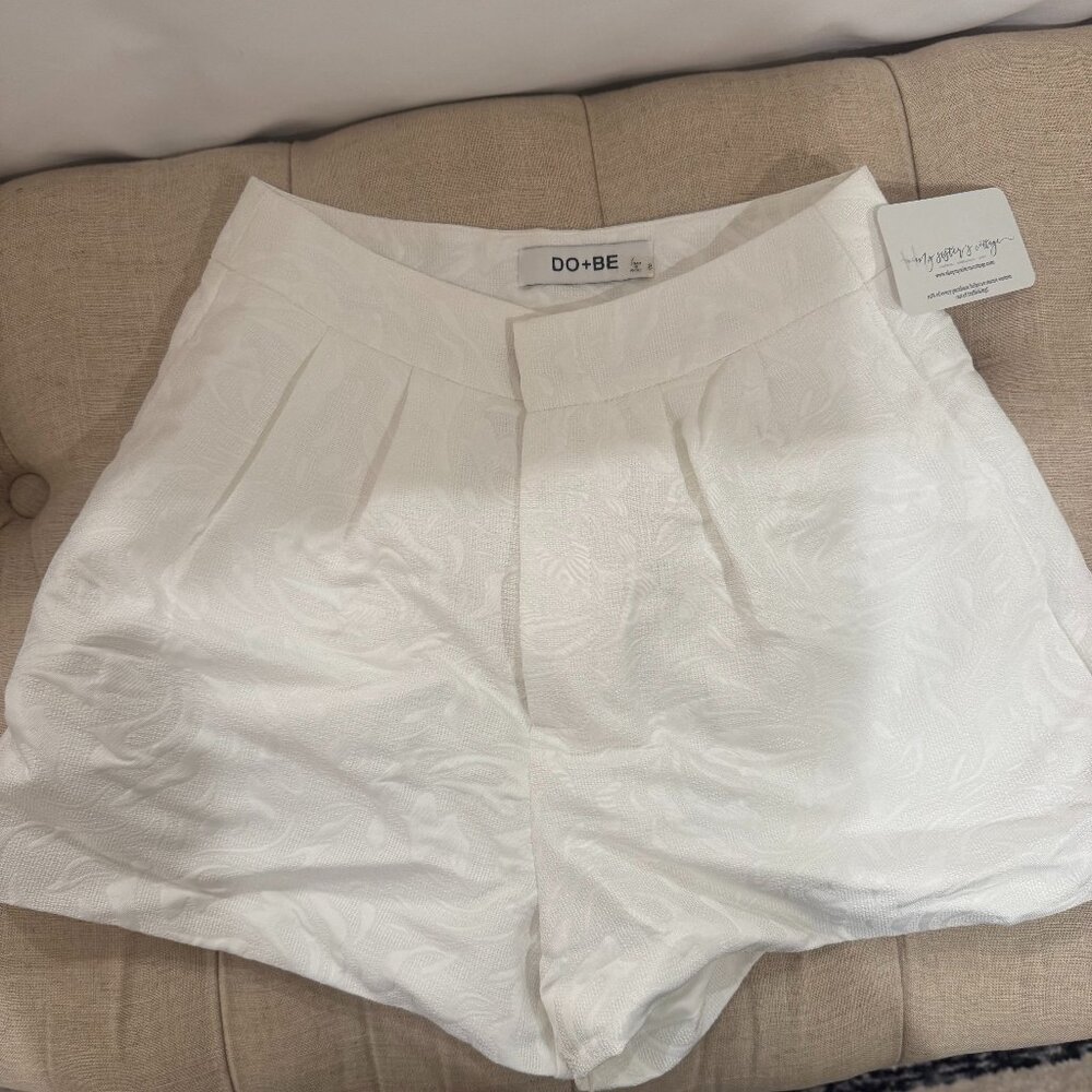 DO+BE, NWT, Small, White, Printed Pattern Shorts